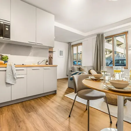 Nordic 84 - Zentrales Mit Parkplatz, Smart Tv Und Highspeed Internet Apartamento